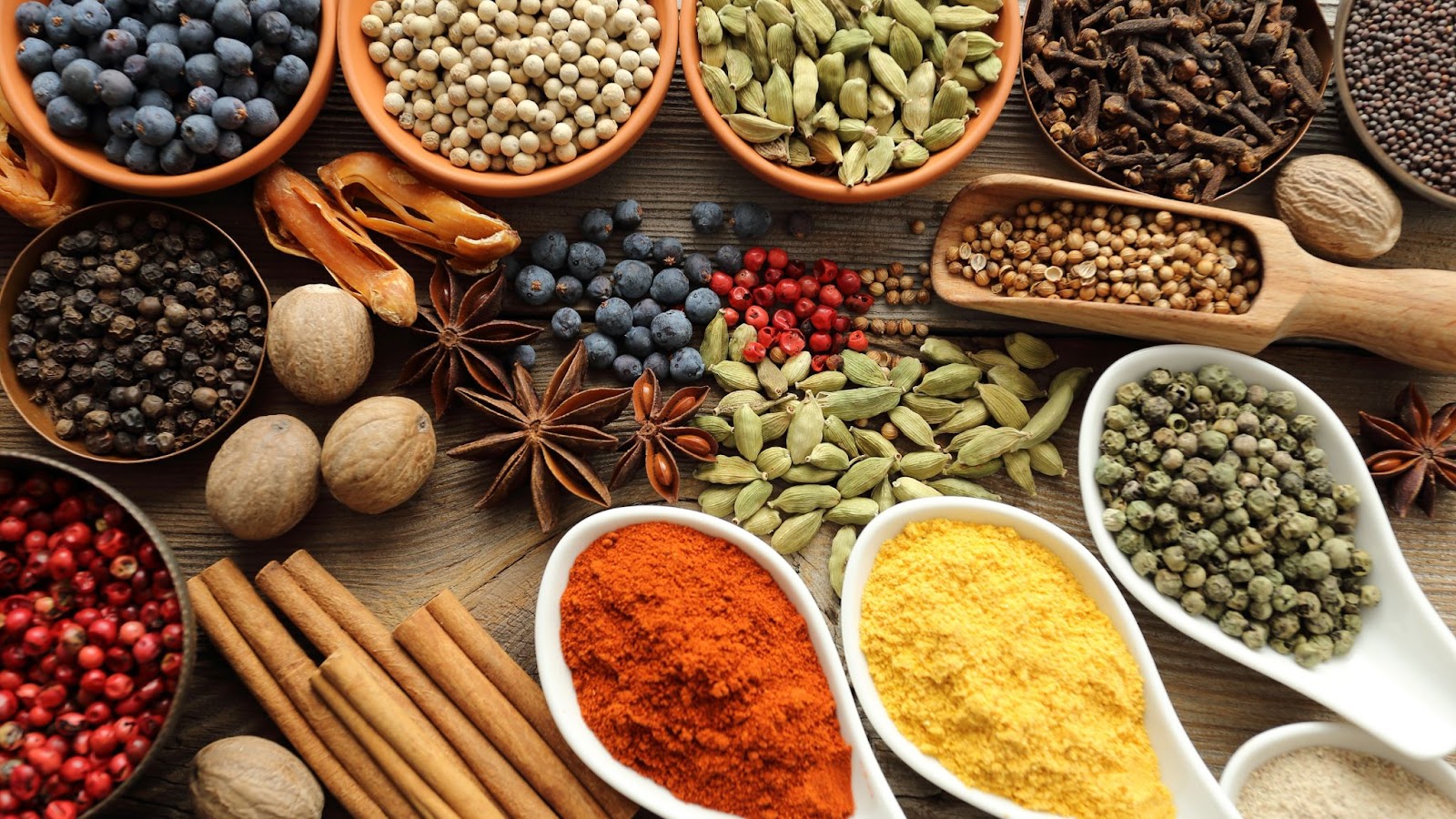 Cooking at home doesn’t have to be boring! By using herbs & spices, you can turn simple meals into flavorful dishes. These natural ingredients add taste, aroma, and even health benefits to your food. Here’s how you can make the most of them in your kitchen.